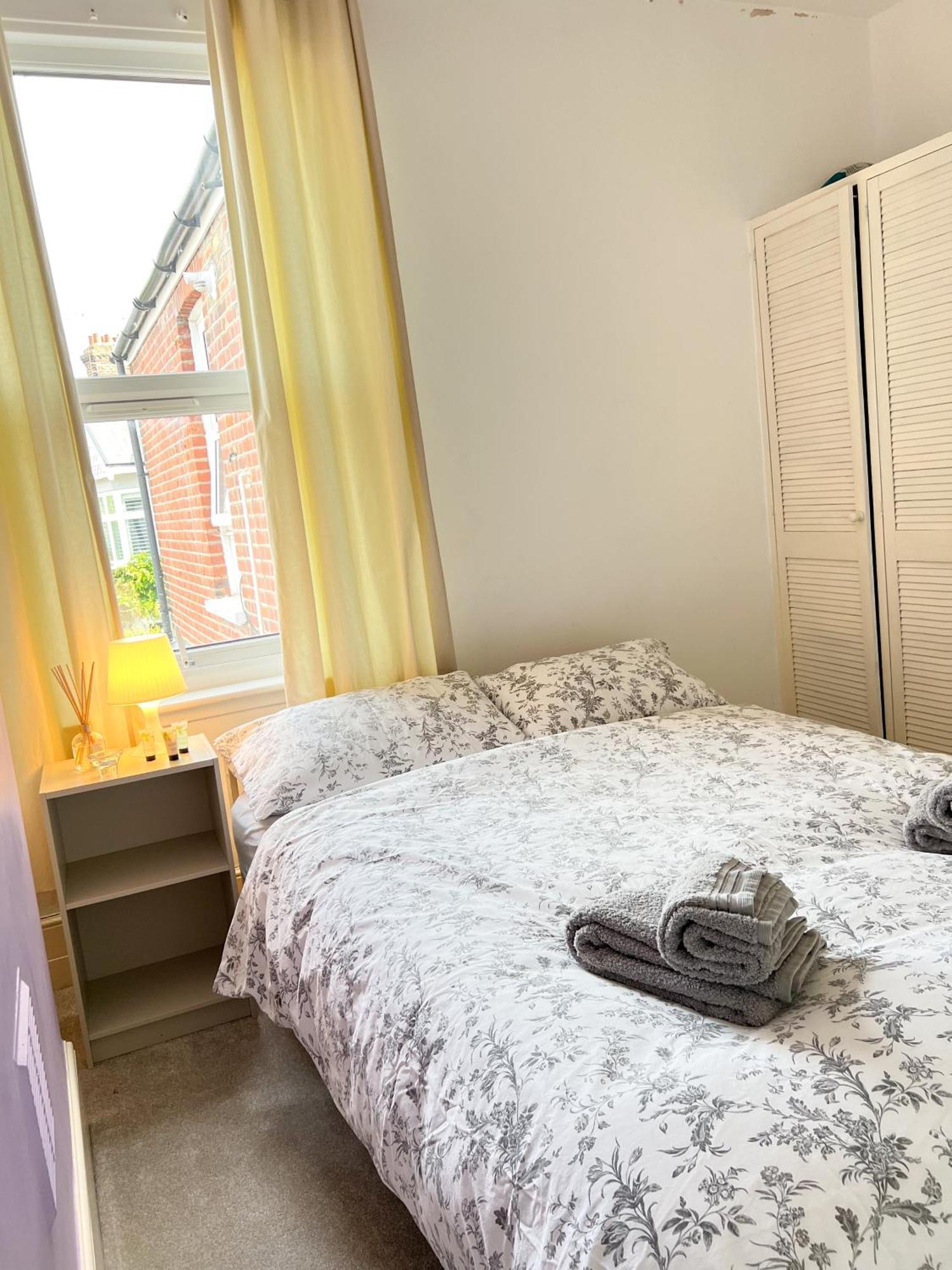 Welcome 2 Bedrooms Flat In Wimbledon London Exterior photo